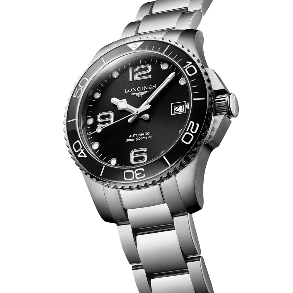 longines HydroConquest 39mm - Black on Bracelet