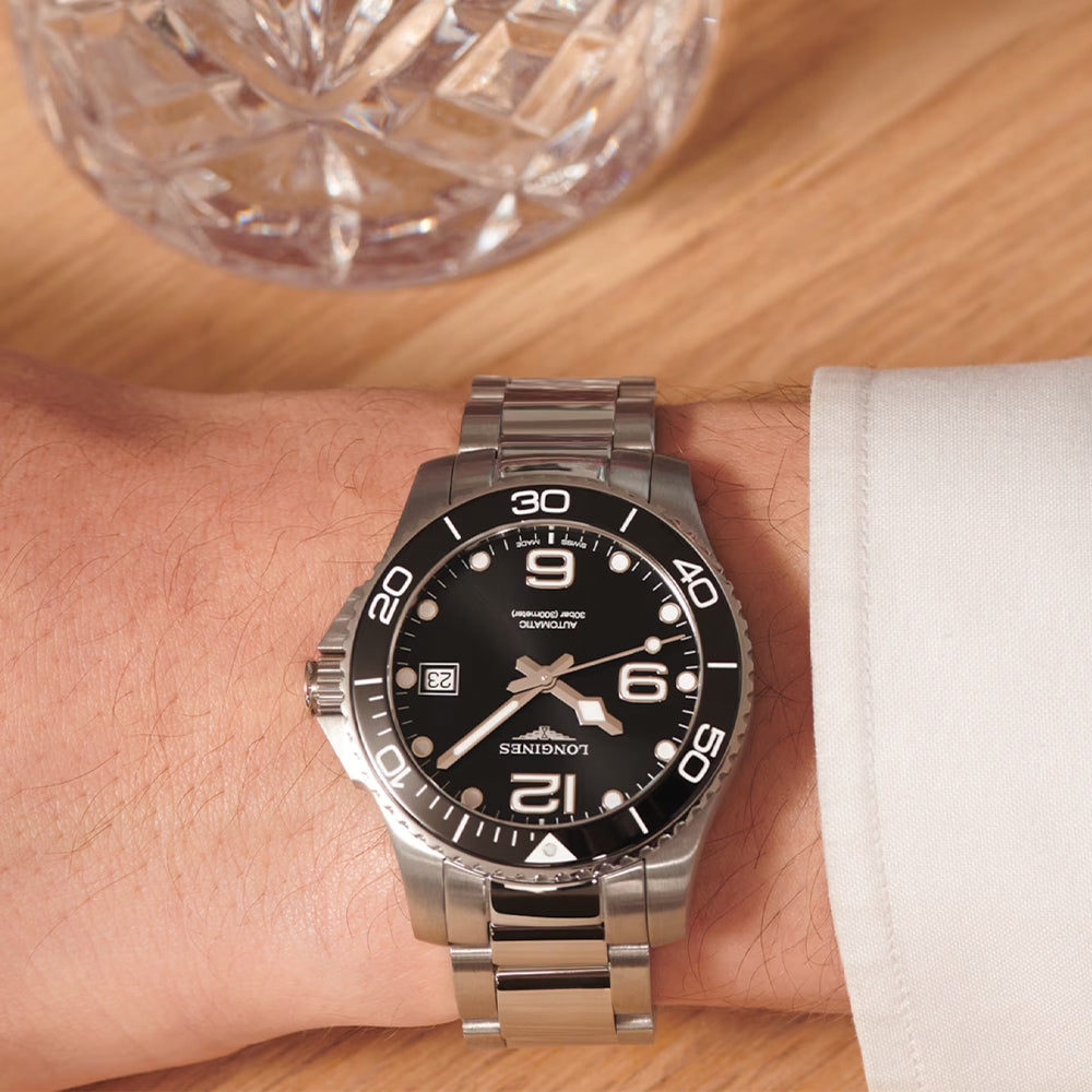 longines HydroConquest 39mm - Black on Bracelet