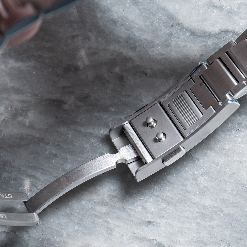 longines HydroConquest 39mm - Black on Bracelet