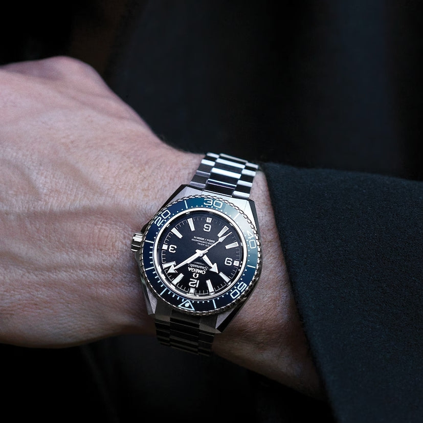 OMEGA Seamaster Planet Ocean 600M 42mm - Black and Blue on Bracelet
