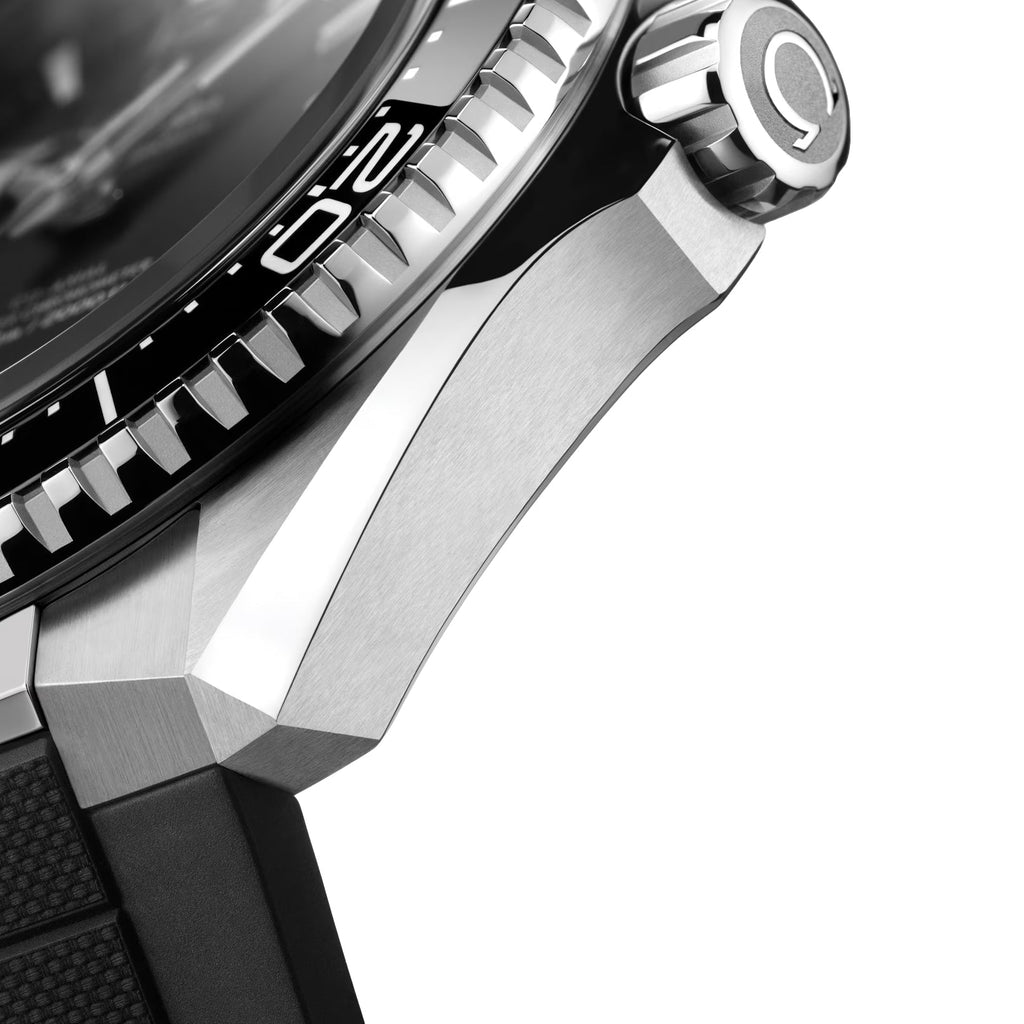OMEGA Seamaster Planet Ocean 600M 42mm - Black on Rubber Strap