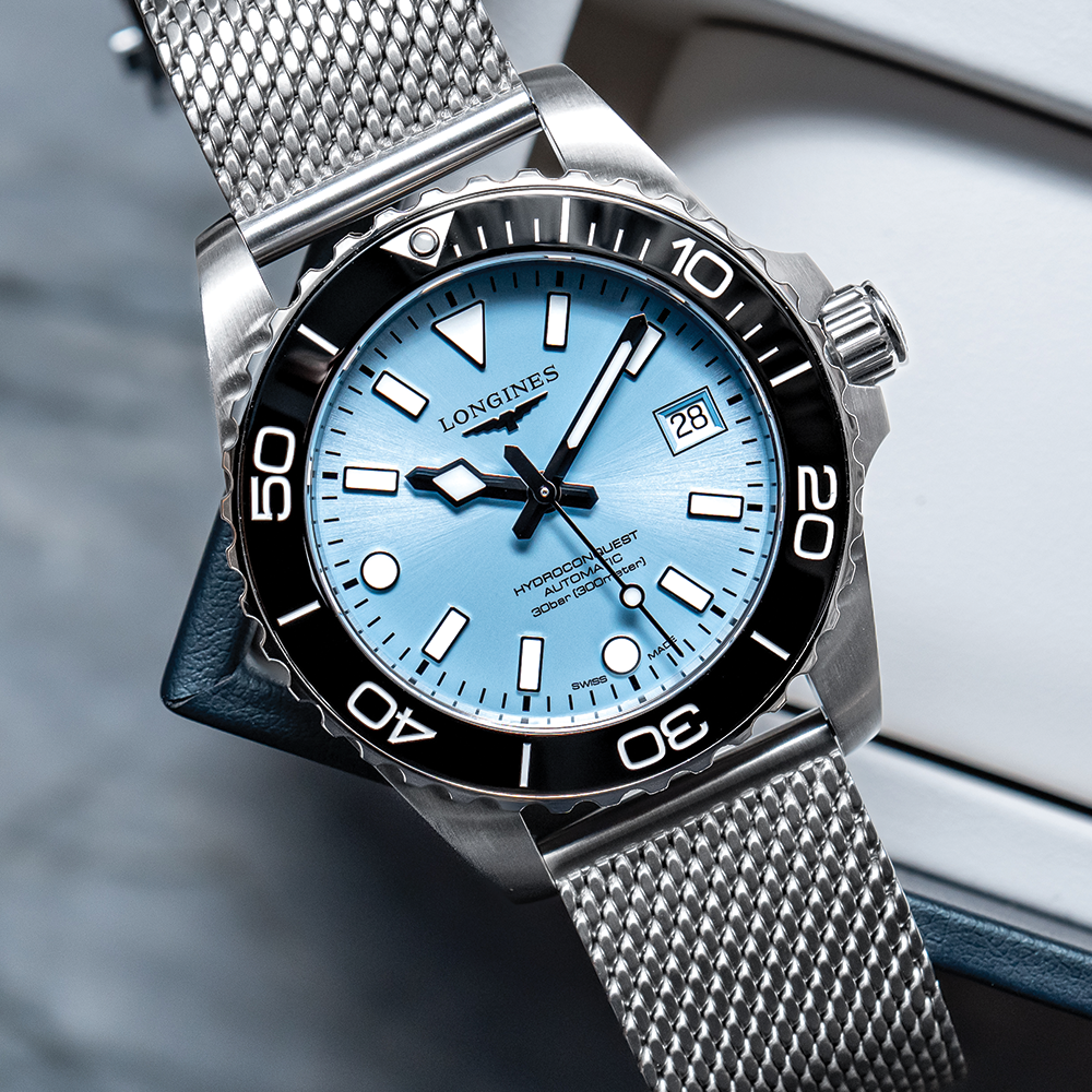 longines HydroConquest 39mm - Blue, Black Bezel on Mesh Bracelet
